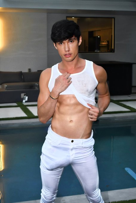 Too lazy to Google when Labor Day is so I just wear white all year round.   https://t.co/9NZABEtoGP https://t