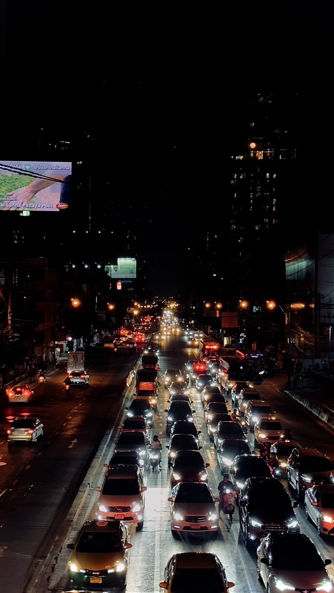 gotcbaby's tweet photo. 🌃Night City #fypシviral #Ratchada #Bangkok #รัชดา https://t.co/YU91TLvYiY