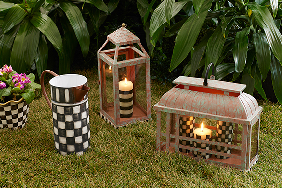 There’s no place like a MacKenzie-Childs home. 🤩 We have the lighting, as well as the finishing touches, that will make your outdoor nest a showplace for style. Shop everything from lanterns to serving trays here: bit.ly/3JNoo3T