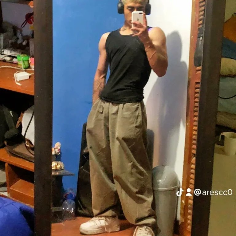 aresblack_xxx's tweet photo. El hombre en el espejo ‼️
#newpostalert #newposttday #newposter #adultcontent #adultcontents #adultcontentonly #sigueme #siguemeahora #sigueme👈 #bulge #bulgegay #bulgechallenge #bulgetastic #bulges #bulgemen #bulgewatch #hombrescalientes #hombressexys #hombresgay #tattoo https://t.co/hJi78wokXF