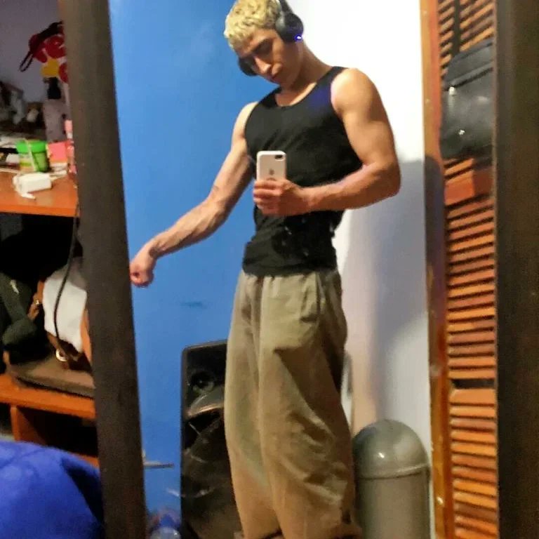 aresblack_xxx's tweet photo. El hombre en el espejo ‼️
#newpostalert #newposttday #newposter #adultcontent #adultcontents #adultcontentonly #sigueme #siguemeahora #sigueme👈 #bulge #bulgegay #bulgechallenge #bulgetastic #bulges #bulgemen #bulgewatch #hombrescalientes #hombressexys #hombresgay #tattoo https://t.co/hJi78wokXF
