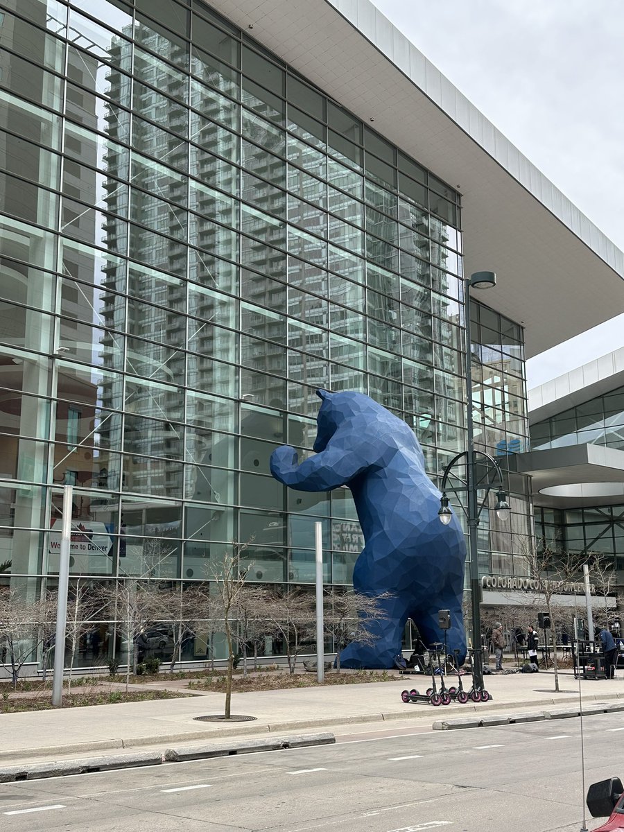 I might have left #ISHLT2023 early, but I won’t forget the knowledge gained, connections made, and this huge bear outside the Colorado Convention Center! #pedscardiology #PedsCICU