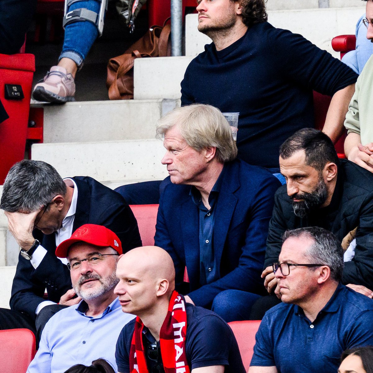 Big disappointment in the stands for FC Bayern directors after losing today 3-1 to Mainz.

Horrible moment for Bayern after being  eliminated from the Champions League and domestic cup DFB Pokal.

Club already planning for big changes in the summer — including new centre striker.