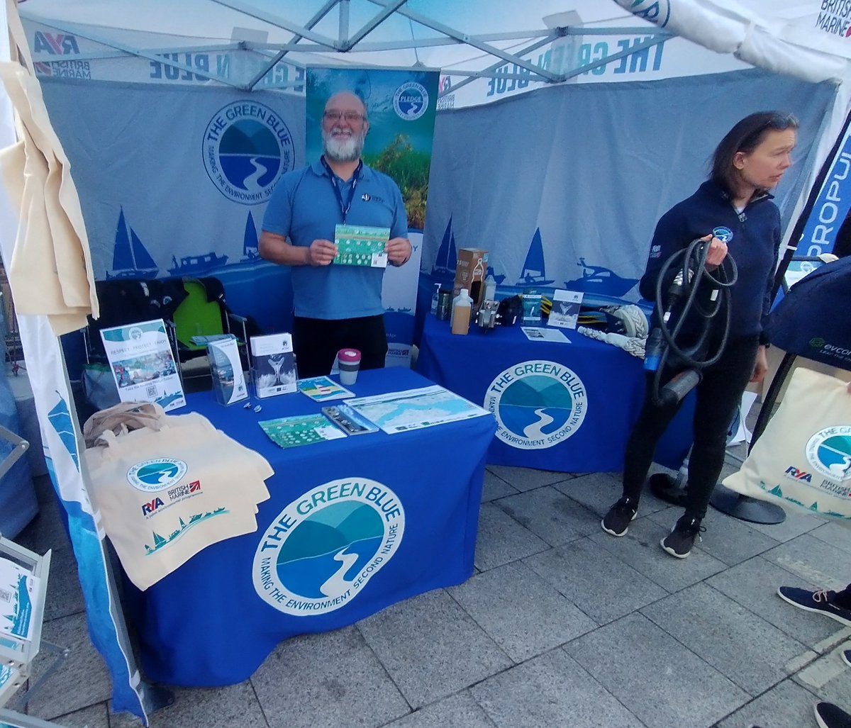 Having fun helping spread the @EULIFERemedies message today on the @TheGreenBlue stand at the #SouthCoastandGreenTechBoatShow and happy that the boaters we've spoken to all want to look after #seagrass and #saveourseabed @HIWWTMarine