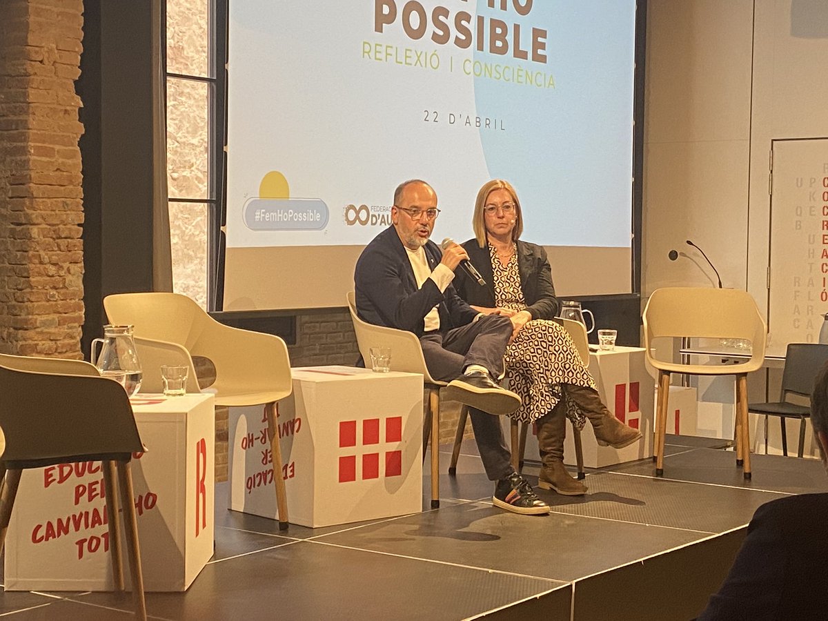 FedCatAutisme's tweet image. .@carlescampuzano, conseller @dsocialscat: “Hem iniciat el procés de revisió de la Cartera de serveis socials. També estem treballant en l’anàlisi dels escandalls dels costos d’aquests serveis i en l’elaboració d’una llei d’acció concertada.”#FemHoPossible