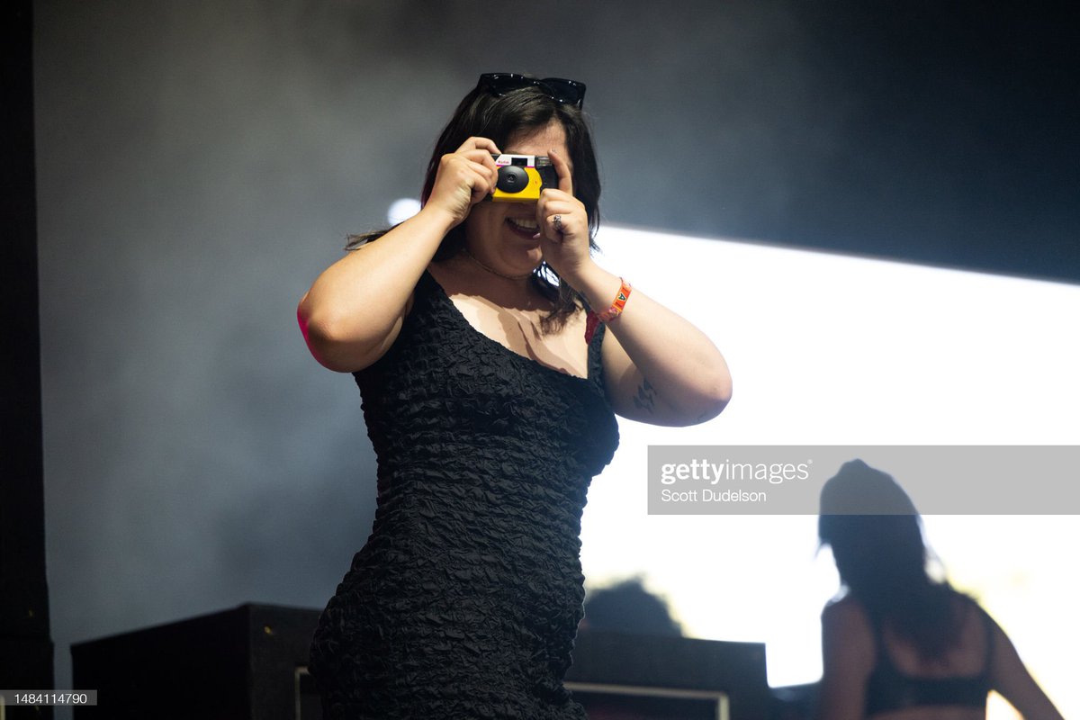 xboygeniusxhq's tweet photo. boygenius on stage with muna yesterday via getty images (thread) https://t.co/fDFP0daRdd