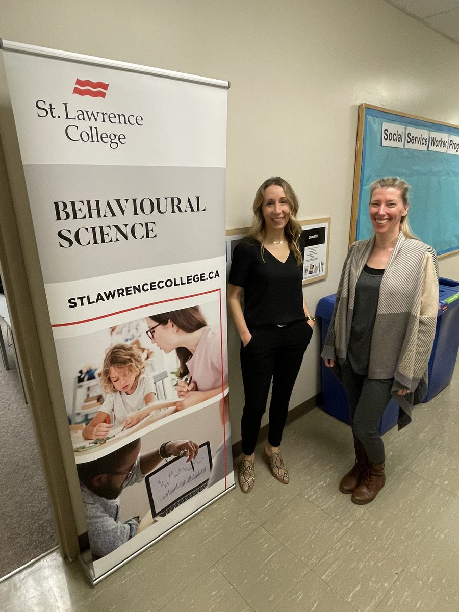 jamiebelec's tweet photo. The @whatsinsideslc Open House showcases the many programs offered to prospective students including some from the #CommunityServices portfolio. #PoliceFoundations #ChildYouthCare #BehaviouralScience #SocialServiceWorker #CommunityJusticeServices to name but a few! https://t.co/S2hWJDGdHK