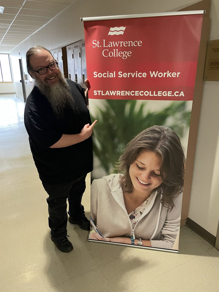 jamiebelec's tweet photo. The @whatsinsideslc Open House showcases the many programs offered to prospective students including some from the #CommunityServices portfolio. #PoliceFoundations #ChildYouthCare #BehaviouralScience #SocialServiceWorker #CommunityJusticeServices to name but a few! https://t.co/S2hWJDGdHK