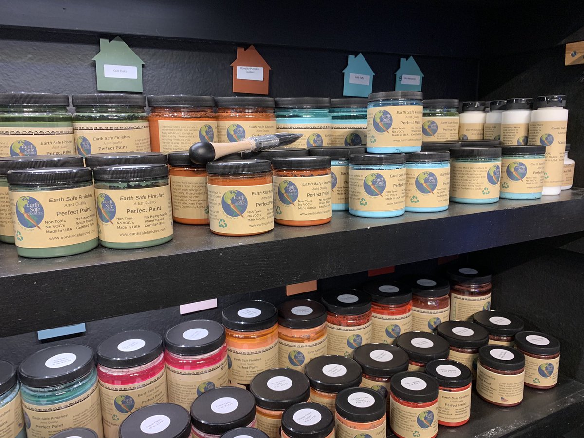 RedRoosterMall's tweet photo. π Happy Earth Day π³ We Love Our Earth Friendly Paint π¨ #EarthDay #EarthDay2023 #chalkpaint #refreshyourspace https://t.co/tVGEnb3xUN