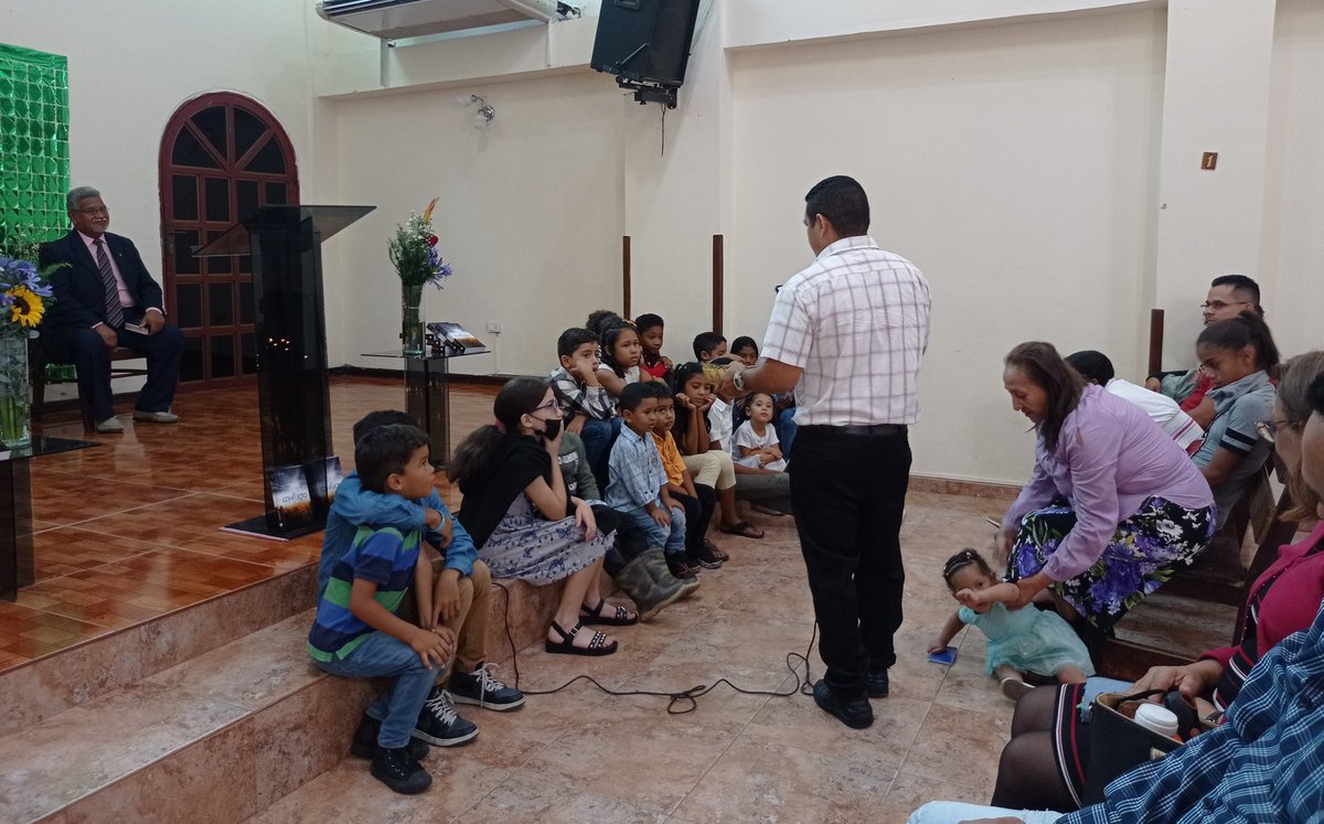 Momento Infantil dirigido por el Diacono William García. 

La predicación de las papas 😂 

Dios nunca nos abandona.