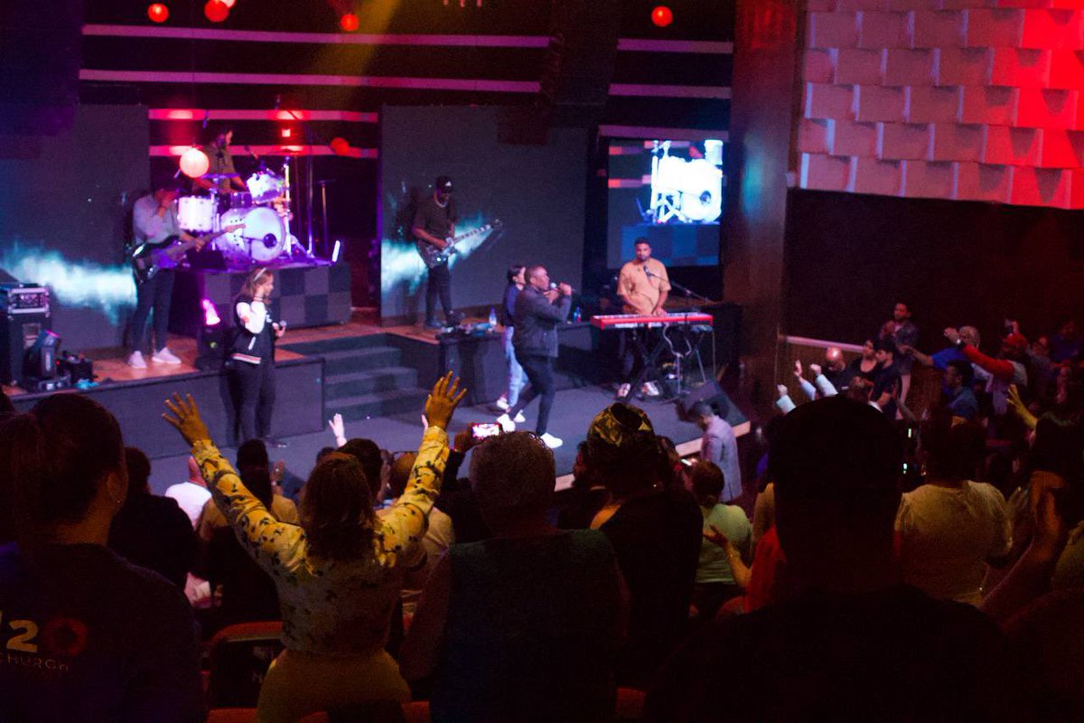 dionnybaez's tweet photo. Una noche extraordinaria junto a @oasisministryofficial donde vivía salvación, milagros, profecía y tantas cosas que el Espíritu Santo hizo que estamos sorprendidos. 

Hoy vamos por más! Ya sabes 6:30pm abrimos puertas. 

4800 Rising Sun Avenue 

No llegues tarde ⏰ 

#elevate https://t.co/jSnD012mzF