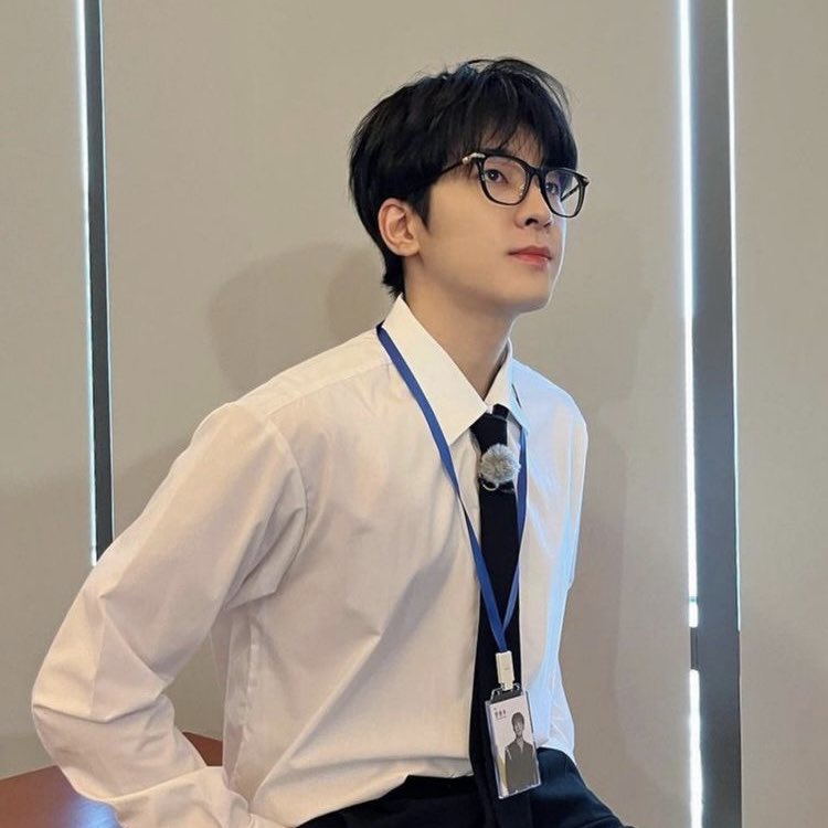 midautumnnights's tweet photo. wish you were a better man | minwon filo au

circumstances drifted paolo and rafael apart, making paolo run away to london.

gusto lang naman niya bumalik saglit sa pinas pero sa di inaasahang pangyayari, nakita siya ni rafael na may dala-dalang bata. sasabihin ba niya ang totoo? https://t.co/DEDVQeTQIu