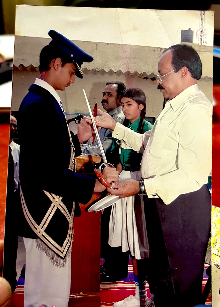 Blink_of_AnEye's tweet photo. Phele class monitor since my 5th till 7th
Later the team deputy captain-8th standard
Scaled up to captain of the house-9th standard
And in 10th standard was the president of the student council ๐๐ฅโฆ
#BOSSdays ๐๐ https://t.co/x1zb60aJJh