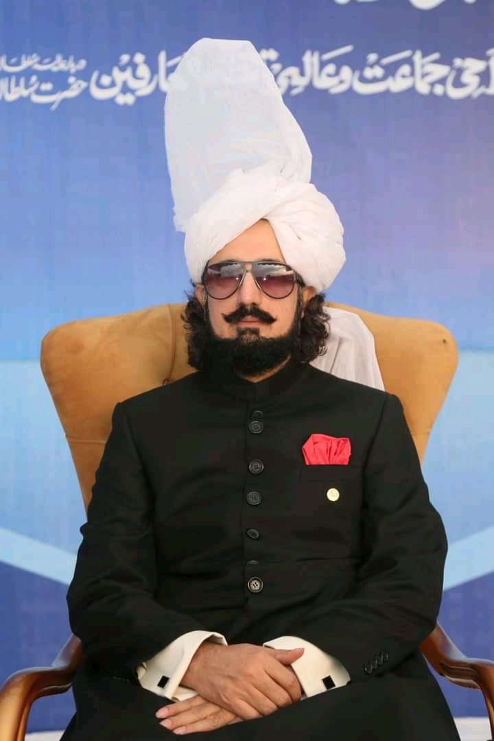 شش جہت روشن ز تاب روی تو
ترک و تاجیک و عرب ہندوی تو
#HBDSahibzadaSultan422