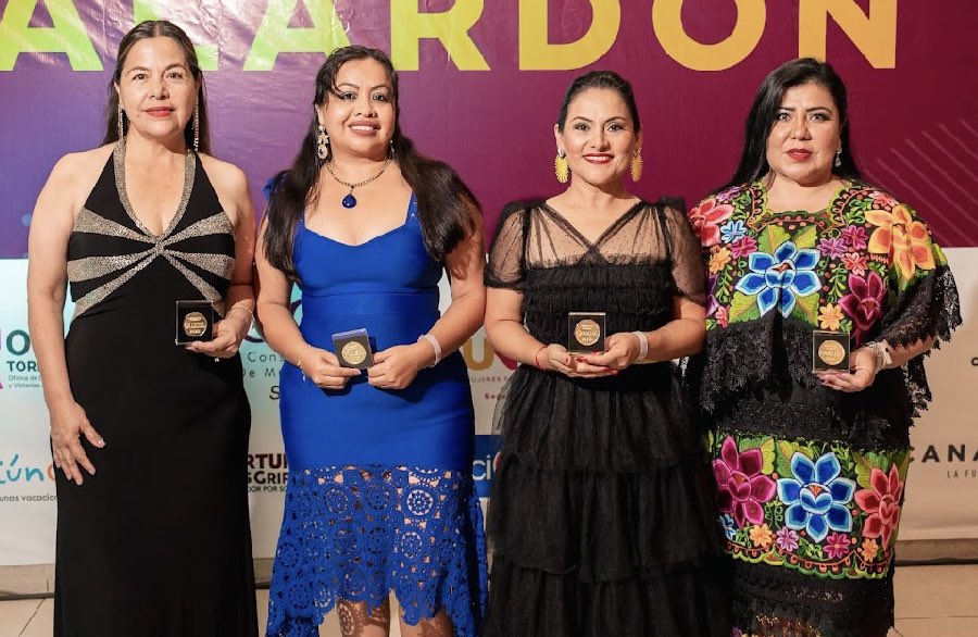 deborahAngulo's tweet image. En la entrega del Galardón Lidera 2023 del @CEmpresarias  en Cd. Obregón Sonora. 
Muy feliz de compartir con tantas mujeres que a lo largo de todo el país construyen mejores condiciones económicas y de desarrollo para sus familias y sus ciudades.