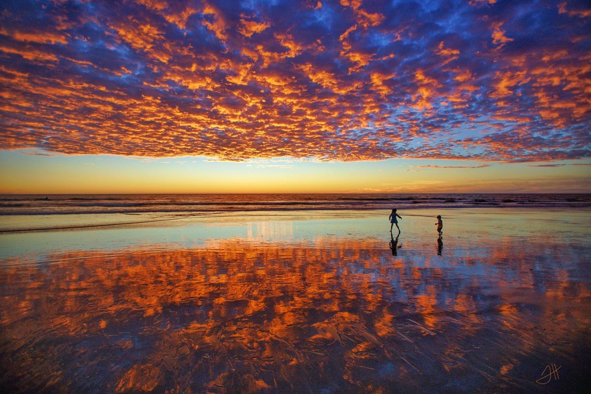 CanCoverIt's tweet photo. Happy #EarthDay lets all make this our every day! Our children deserve a healthy future on this beautiful planet. https://t.co/J0Dh5EWy7v