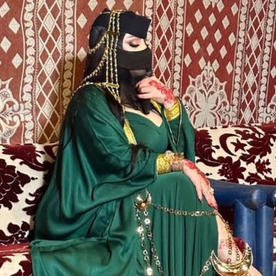 Am_ira3's tweet photo. تعـال أسكن داخـل الـقلب حـياك
طب وتـخير كـل هـ القلب مـلكك

وأن كان ودك تملك الــروح تفداك
يفداك كلـي وكل غالي رخــص لك https://t.co/LJKqqj0Qe0