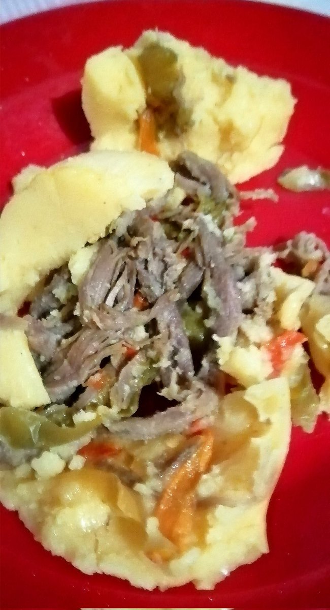 BNova53's tweet photo. Bollo dulce colao con carne salada esmechada #RecuperemosNuestrasTradiciones #BolloDulce #CarneSalada #Monteria #Mocari https://t.co/6cvrJKE6Vu