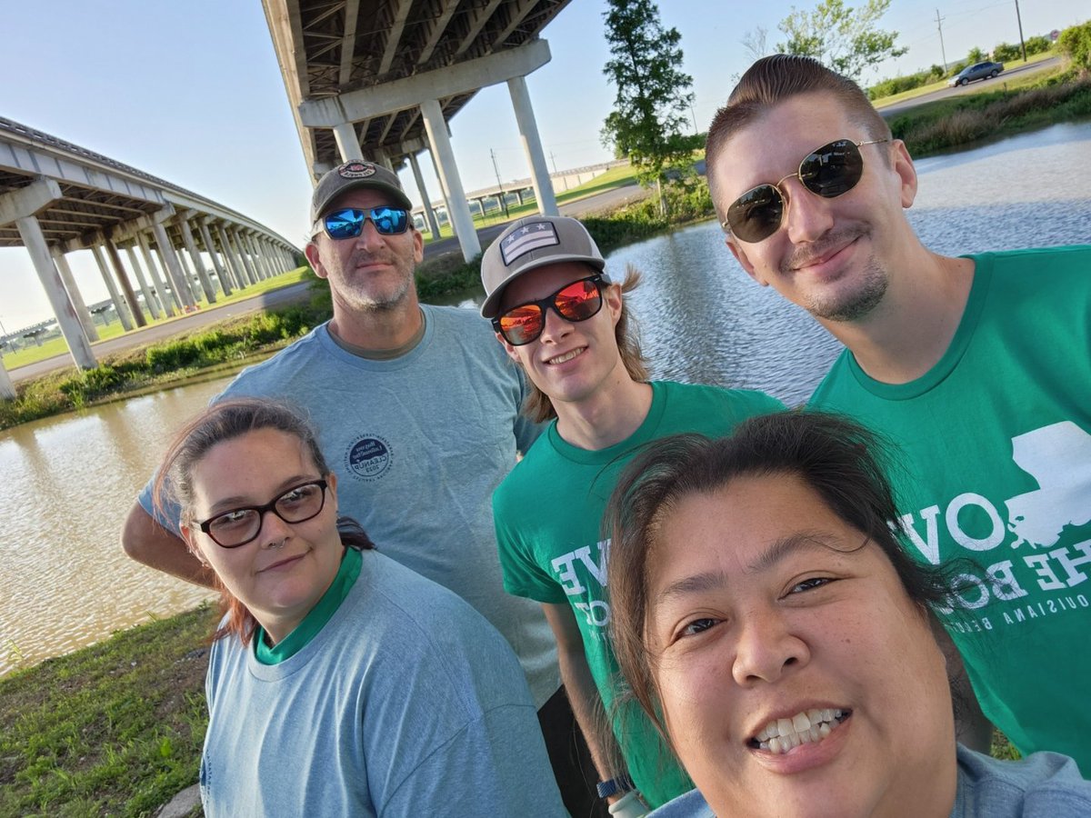 LA_CajunBayou's tweet photo. Happy Earth Day! ๐
Today Louisiana's Cajun Bayou has teamed up with Barataria-Terrebonne National Estuary Program to help clean up Bayou Lafourche!
#EarthDay2023 #LoveTheBootWeek #cajunbayou
@LouisianaTravel
@LouisianaLtGov https://t.co/NU7d7COj95