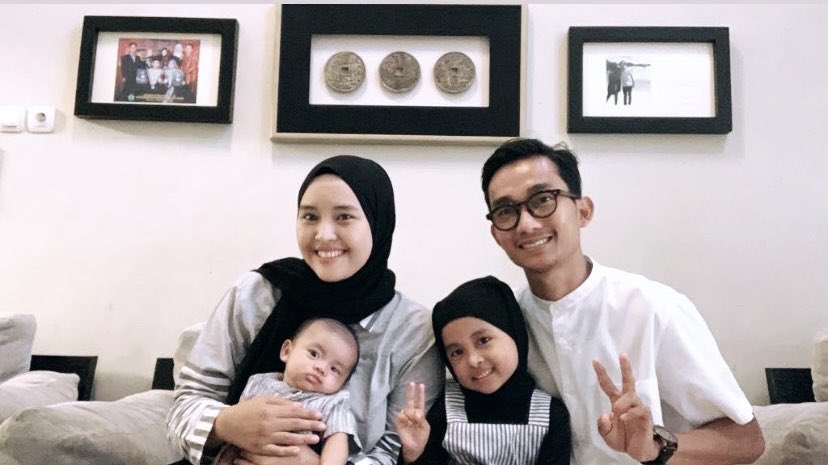 pradindin's tweet photo. alhamdulillah 

maaf lahir dan batin untuk semua. insyaAllah tahuntahun berikutnya masih terus merasakan suka cita lebaran bersama. https://t.co/nRiW2Za53s