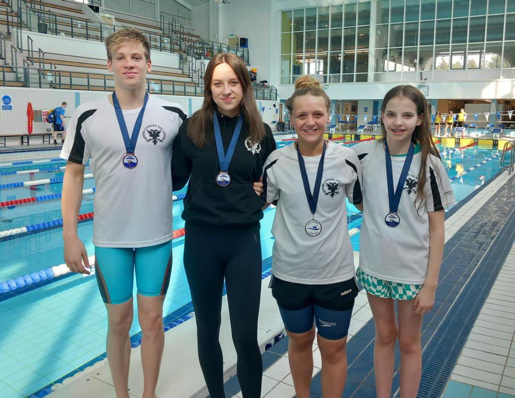LanarkASC's tweet photo. Our Saturday EK meet medallists. L to R.   Euan 3rd 100 free, Millie 3rd 100 free, Caitlyn 2nd 50 fly, Orlaith 2nd 200 fly. Well done. 😃👍 https://t.co/2vxkNSuMO8