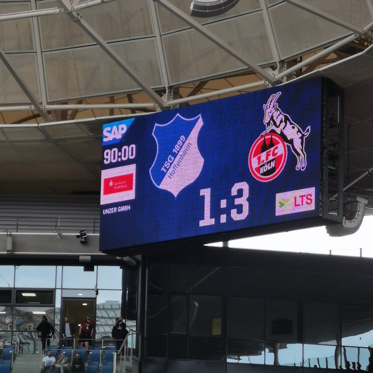 StehplatzMitte's tweet photo. Ciao #effzeh https://t.co/P3pSssEVf3