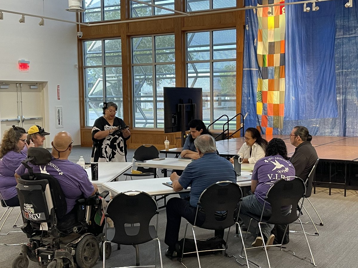 rgvipf's tweet photo. Entre Astros y Arcos Iris: Taller presentado por Diosa Xochiquetzalcóatl workshop on the way.
Join us for all day events and workshops Rio Grande Valley International Poetry Festival 16th annual day 3. #vipf23 #vipf2023 @VidaurreEdward @poetmariachi https://t.co/1hXp0cNuxg