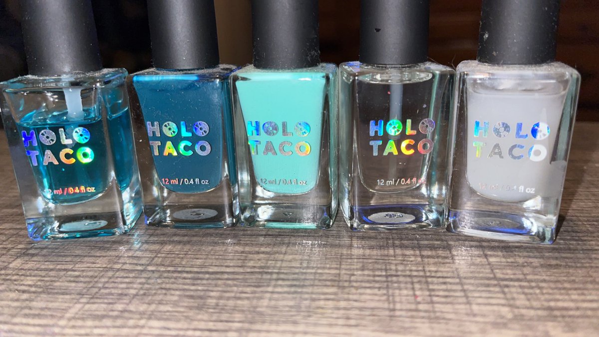 LinTaylor2's tweet photo. Todays @holotaco mani is a bit messy but I’m learning to do my own nails. I love this matte color combo!! #longlastingbase #bringmetheteal #seafoamhome #superglossytaco #mattetaco https://t.co/glRVMJtd0x