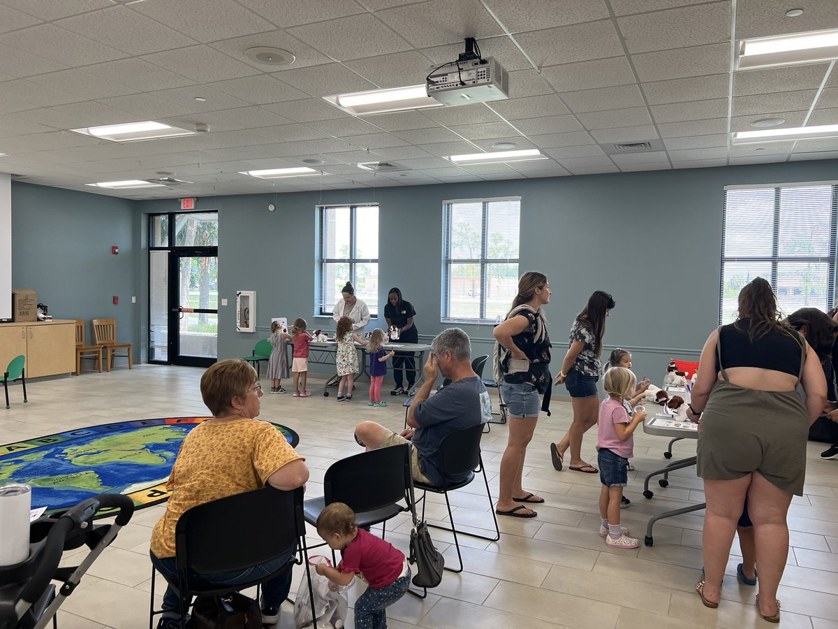 Little Medical School @NorthPortLibrary
#RemakeDays
#SuncoastRemakeDays
@remakelearningdays
<a href="/SuncoastCGLR/">Suncoast GL Reading</a> 
<a href="/ThePattersonFdn/">The Patterson Foundation</a>