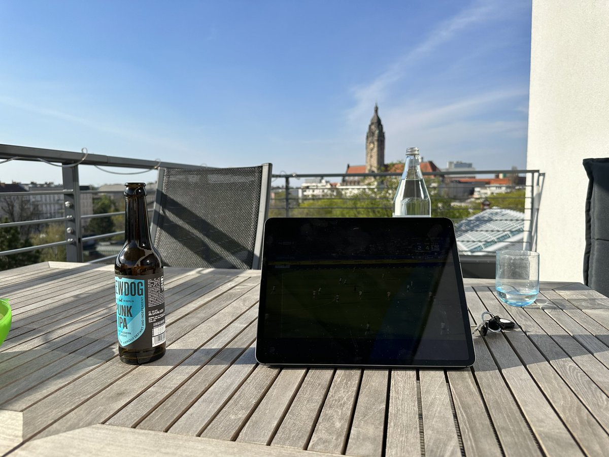 Leider nicht im Stadion gewesen heute. Aber das Olympiastadion ist nicht weit. Bitterer Auftakt für Pal. Jetzt wird es ganz schwer. #hahohe #BSCSVW #HerthaBSC