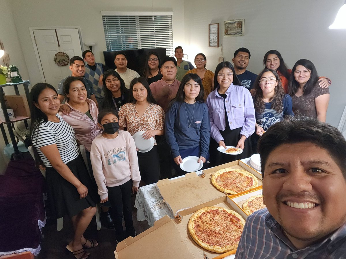 bellyjeff's tweet photo. #GruposPequeños #GrandesBendiciones recibiendo el sábado en casa junto a nuestros jóvenes!!! Una bendición!! #jóvenesenacción #distritonortePhoenix #AzConference 🙌🙏👍 https://t.co/9nv9t31ODy