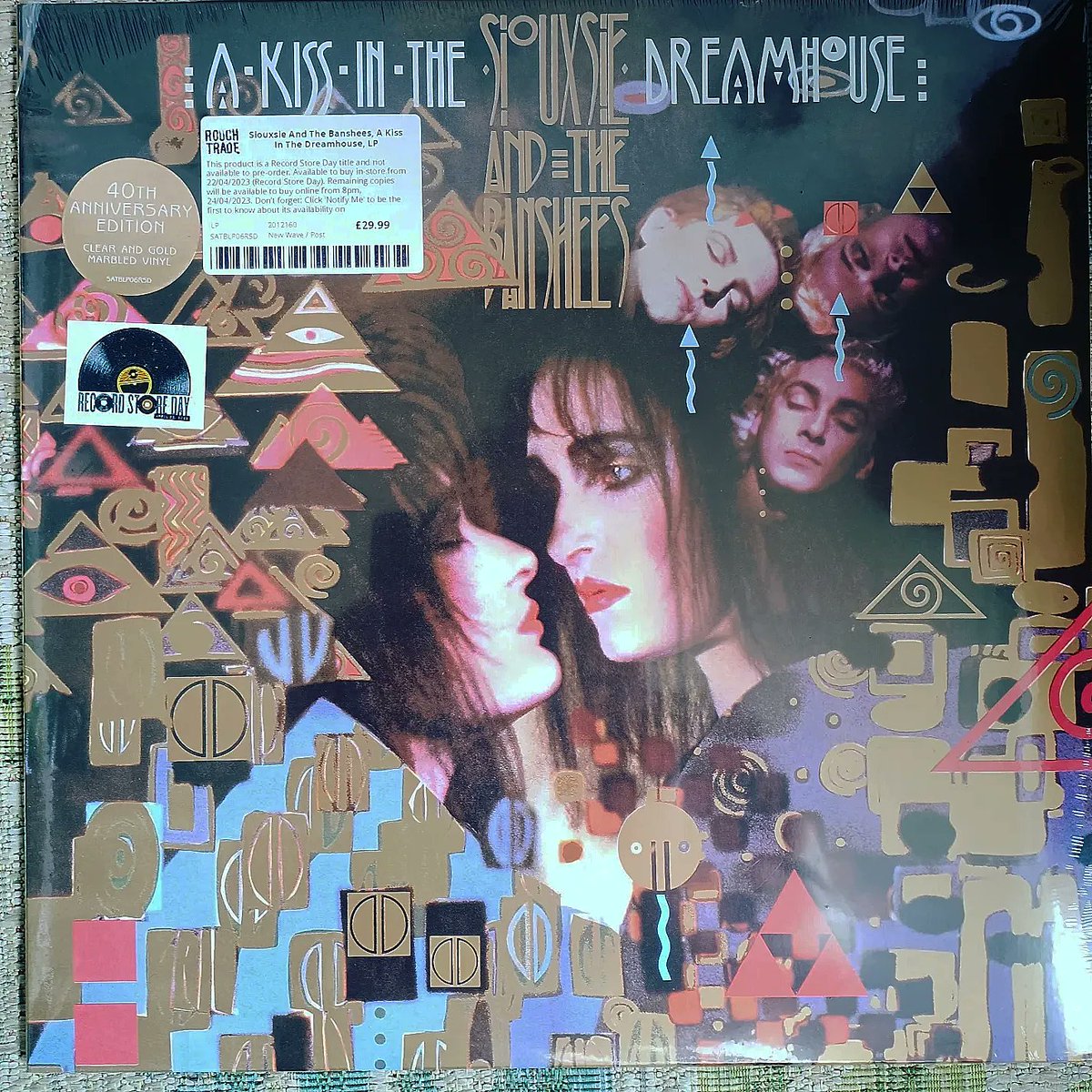 AnothercreaturE's tweet photo. #siouxsieandthebanshees #akissinthedreamhouse #postpunk #goth #80s #rsd23 #RecordStoreDay https://t.co/5vbMehO0pb