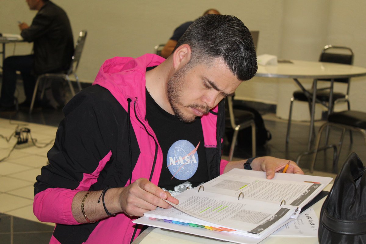 ✏️📚| Mucho éxito a los Arquitectos e Ingenieros que participan en el examen, para poder convertirse en Directores Responsables y Corresponsables de Obra 2023.

📌 Buscamos formar y contar con Profesionistas capacitados, pero sobre todo profesionales en su quehacer diario.