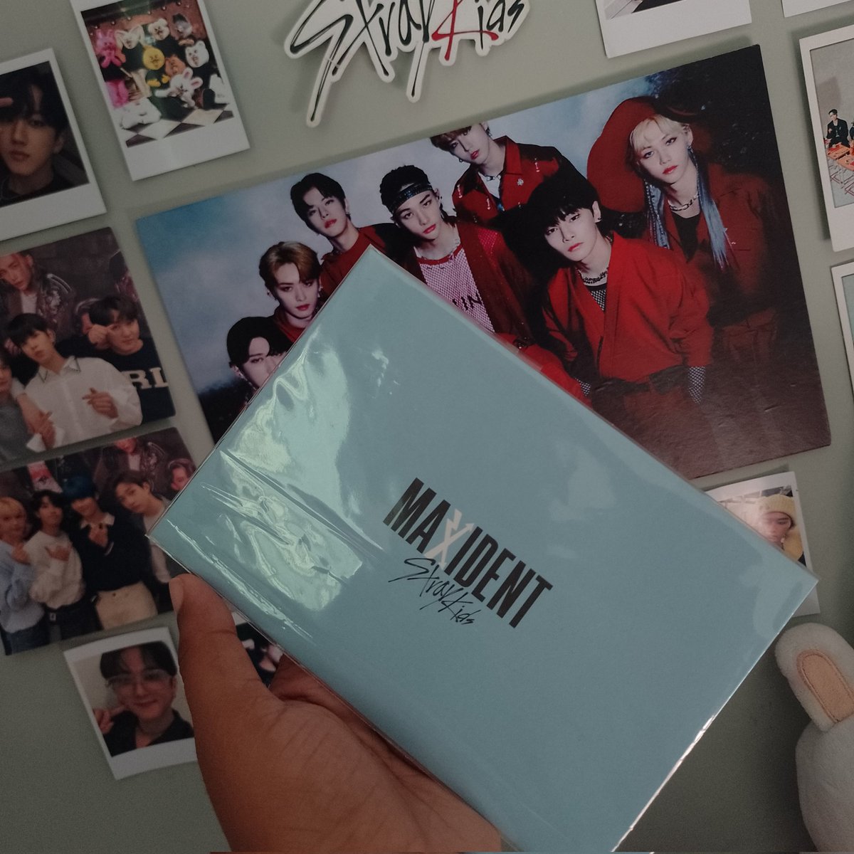 _bin_3's tweet photo. Já vai fazer 1 semana que fiz 22, esse foi meu presente da @Millajisung e não sei dizer o quanto chorei. Sabe o skz me trouxe tanta coisa boa desde que virei stay e com certeza ter a amizade dela foi uma dessas .
Te amo @Millajisung 🦋 https://t.co/veF5B0DSij