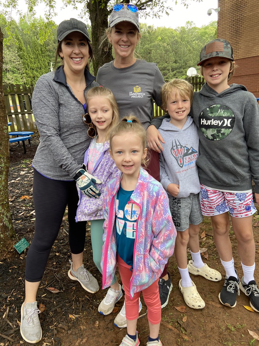 SHEASLab's tweet photo. Summit Hill Elementary Ss learn early about the importance of loving and taking care of our earth during the #EarthDay2023 event. @lorriebearden @summithillpto https://t.co/UUxKgZeSfh
