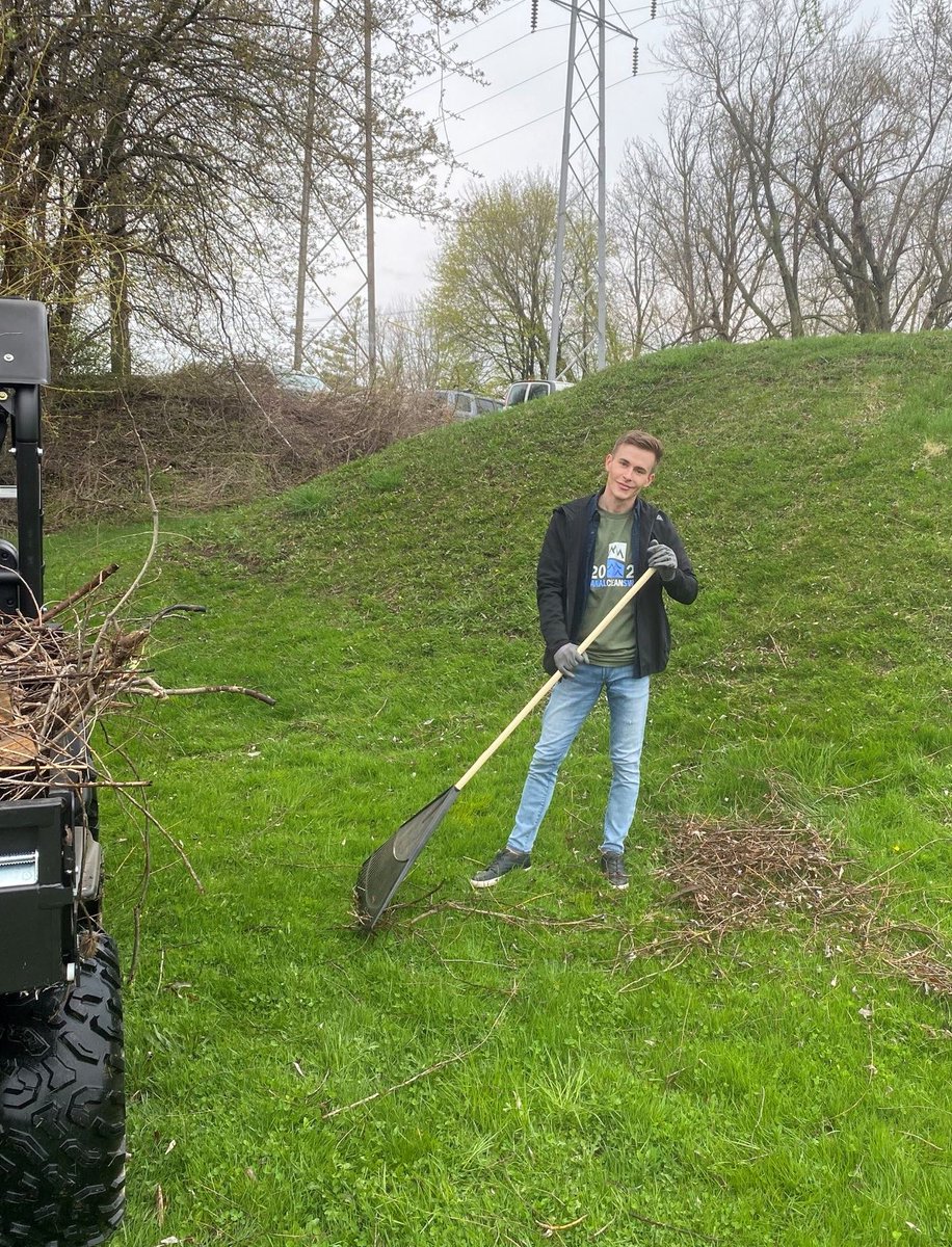 140thBill's tweet photo. Happy #EarthDay! My staff and I spent the morning with neighbors, in service to our corner of this beautiful planet. I thank the participants and organizers, including @TonawandaYPR, COT Neighbors United, Mayor Austin Tylec and the NT Waterfront Commission, and @hertelave. https://t.co/U8upOaRAet