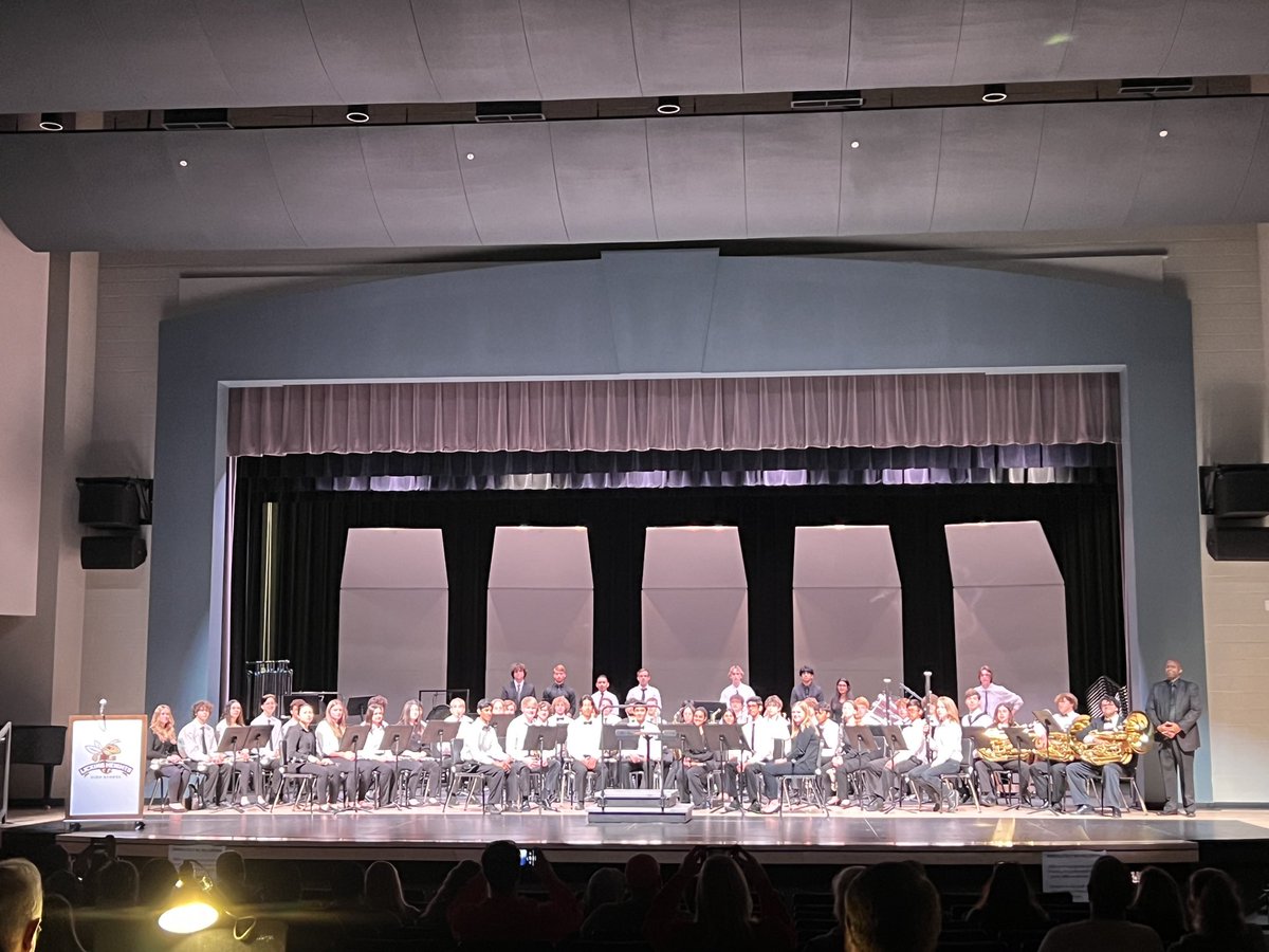OrangeBandFans's tweet photo. Wind Ensemble received straight 1’s today at @OMEAOhio State Adjudication earning them a Superior Rating. #pioneerpride🧡💙 Congratulations band and @ishbahcox https://t.co/KxAWKuHfBI