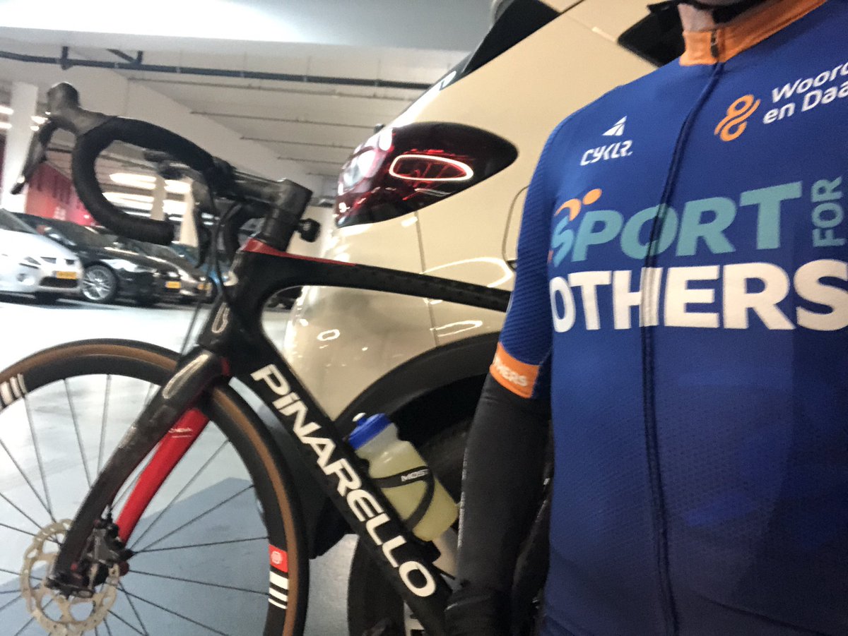 dsHoltslag's tweet photo. En op de fiets in tenue van @sport4others weer naar huis
#WD50 https://t.co/mm6uzzcQtj