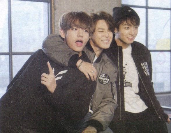 joshuascloud's tweet photo. WE LOVE YOU JIMIN 
WE LOVE YOU JUNGKOOK
WE LOVE YOU TAEHYUNG https://t.co/5PRva9qpbu