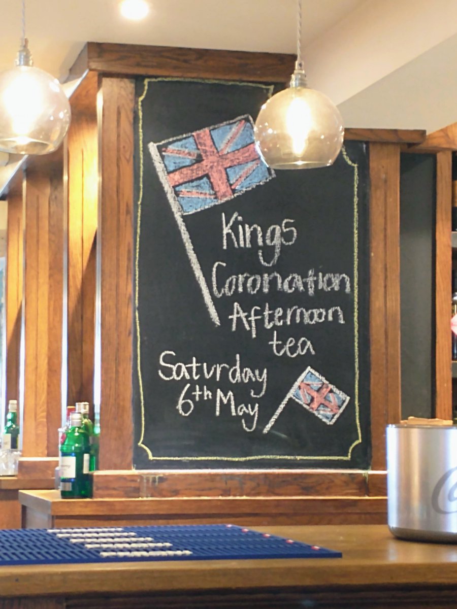 Oh,the patriotism! 😂#spotthedifference #flag #unionjack #coronation #afternoontea #confusion