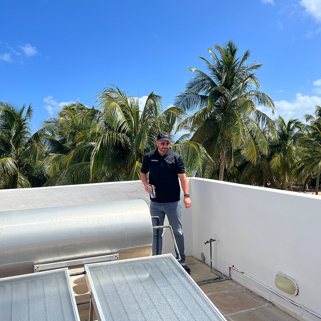 DanielFUp1's tweet image. Trabajar para disfrutar de nuestros resultados está bien, pero si puedes trabajar, disfrutar y además ayudar a quienes necesitan una mano está mucho mejor.

#Comingsoon #Persistencia #Progresa