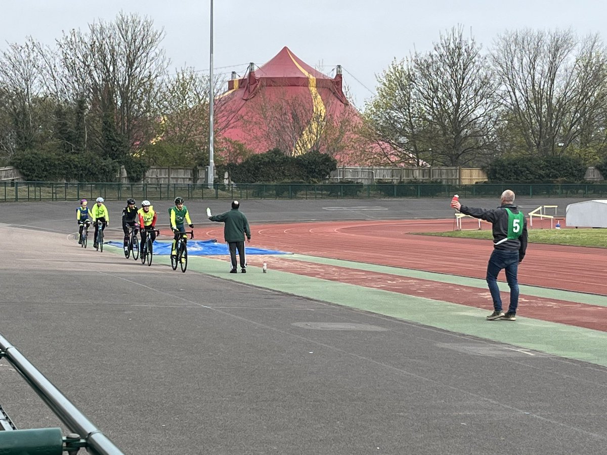 PalmerParkVelo's tweet photo. Glorious day for cycling! Skills practice on the freewheel followed by some stacking practice and racing on the track bikes #CentralRegionBC #cycling #velodrome #fixed #fixie #bikelife #coaching #velo #AWCycles #ReadingCycling #PalmerPark #CyclingRoad #TrackCycling https://t.co/5cRsv7MfyS