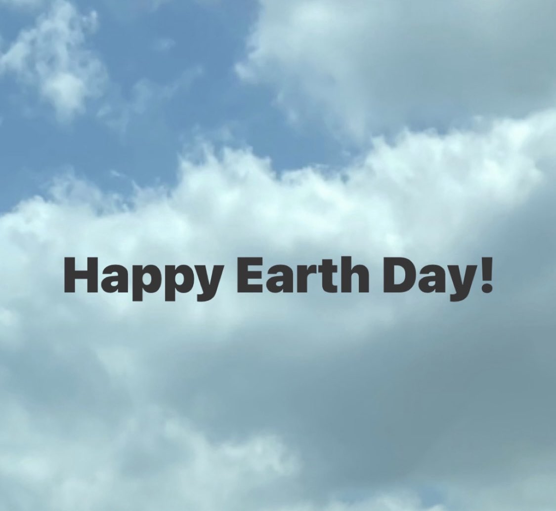 segalorly's tweet photo. May we know how to protect the earth and live in peace with each other 💙 https://t.co/H39JGgfUbH