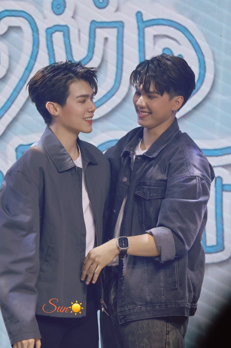 sun_fortpeat's tweet photo. 不管你多調皮，我都喜歡你🐶🍑

᯽@fort_fts @peatwasu ᯽

FortPeat in Manila 

#FortFTS #ComeFortZon
#Peatwasu #CaptainPeat
#BabyFeat 
#SSofLoveinTheAirMNL2023 https://t.co/LS26BdYDqd