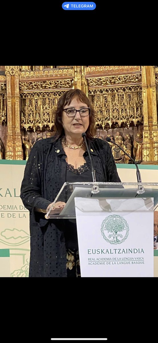 Miren Agur Meabe euskaltzain osoa. Bere sarrera-hitzaldia Lekeition egin dau, bere sorterrian herritarren berotasuna lekuko.