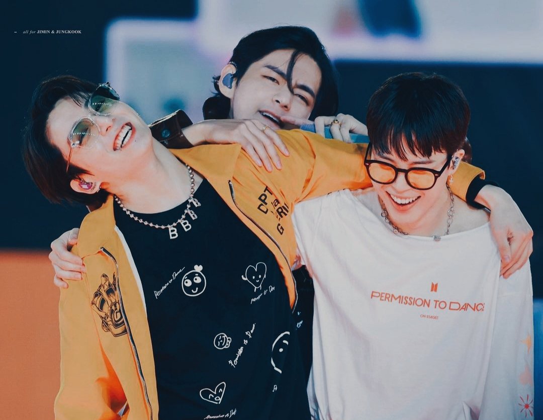 uciii__V's tweet photo. @indomyfess Liat mrka ini liat yg gemoy yg lucu kiyowok gemes temen seperjuangan temen susah seneng sama2 yg sllu saling dukung saling ngelindungin satu sama lain, temen SEPERMAINAN, kang rusuh kang manja kang drama, mereka keluarga saudara yg udah kayak saudara kandung🥹 https://t.co/b6Z7RLNeE1