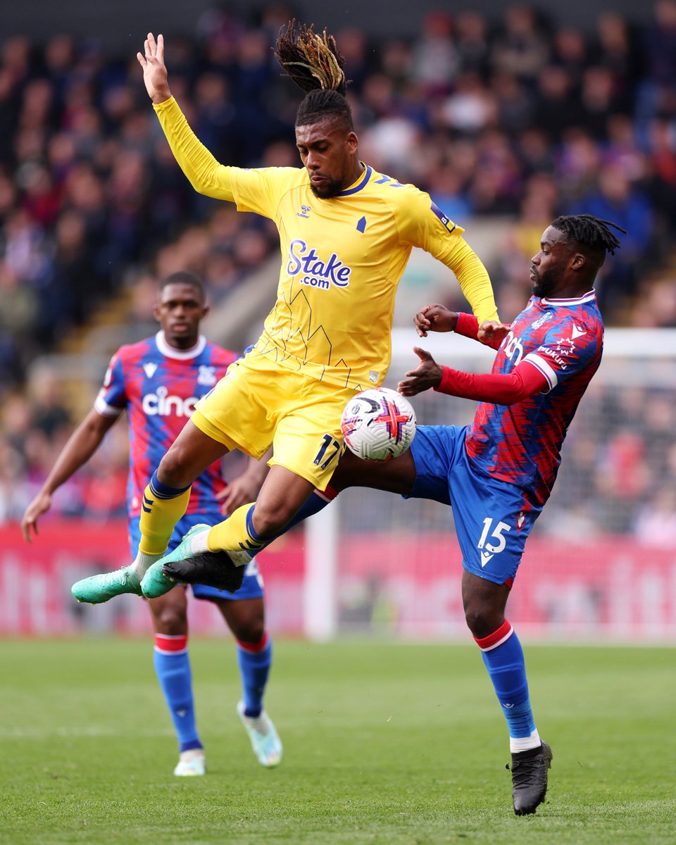 FULL-TIME Crystal Palace 0-0 Everton

The ten men of Everton battle through for an away point at Selhurst Park

#CRYEVE