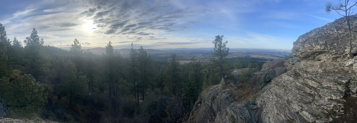 DerekKXLY's tweet photo. Sunrise at the #RocksOfSharon. #DishmanHills https://t.co/Fhx4LYGAxp