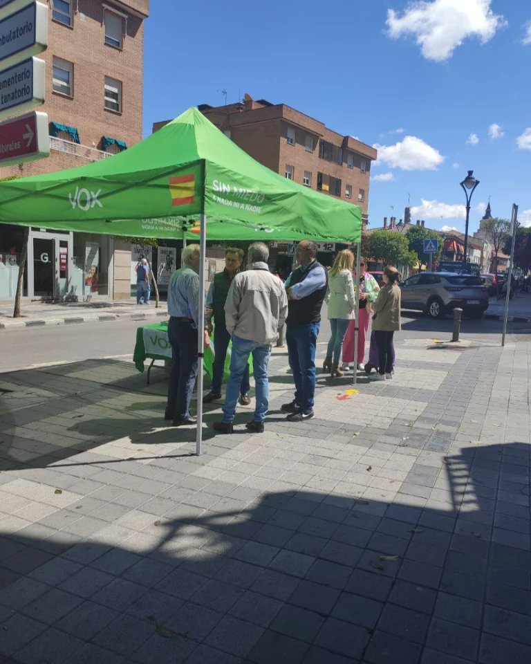 VoxArganda's tweet photo. 💚Gracias a todos los vecinos que han visitado nuestra mesa informativa de hoy.
👉Gracias por transmitirnos vuestro apoyo. Juntos haremos posible el cambio que necesita #Arganda .
#CuidaArganda #CuidaLoTuyo https://t.co/lU8aIXmYSe