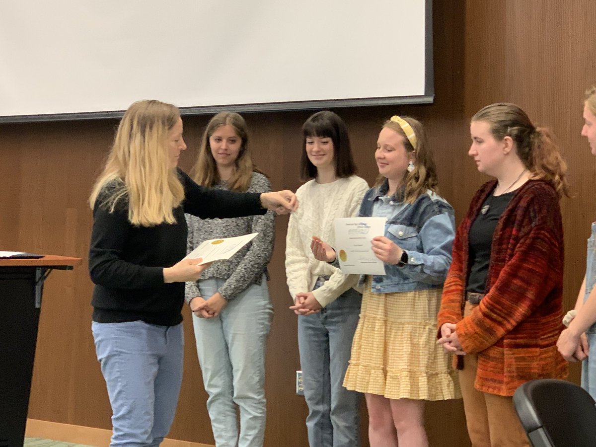 bjhunnell's tweet photo. So proud of my little girl!!  She was inducted into the American Sign Language Honor Society today!!  Way to go Aleya!!👍 https://t.co/g0mvV8wDZV